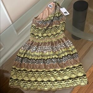 NWT Missoni
One-Shoulder Lace Dress in Yellow and Brown